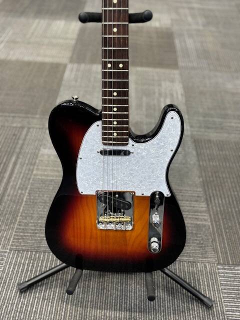 Gear Hunter | FENDER AM PRO II TELE RW 3TSB W/C